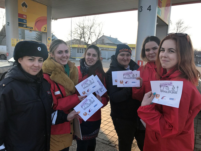 В Ставропольском крае волонтеры проводят на АЗС мастер-классы для водителей